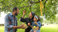 Des rubans jaunes pour une cueillette de fruits antigaspi